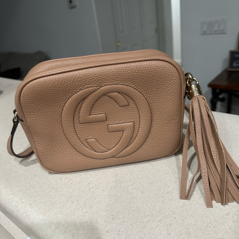 Gucci bag authentic well taken care of.